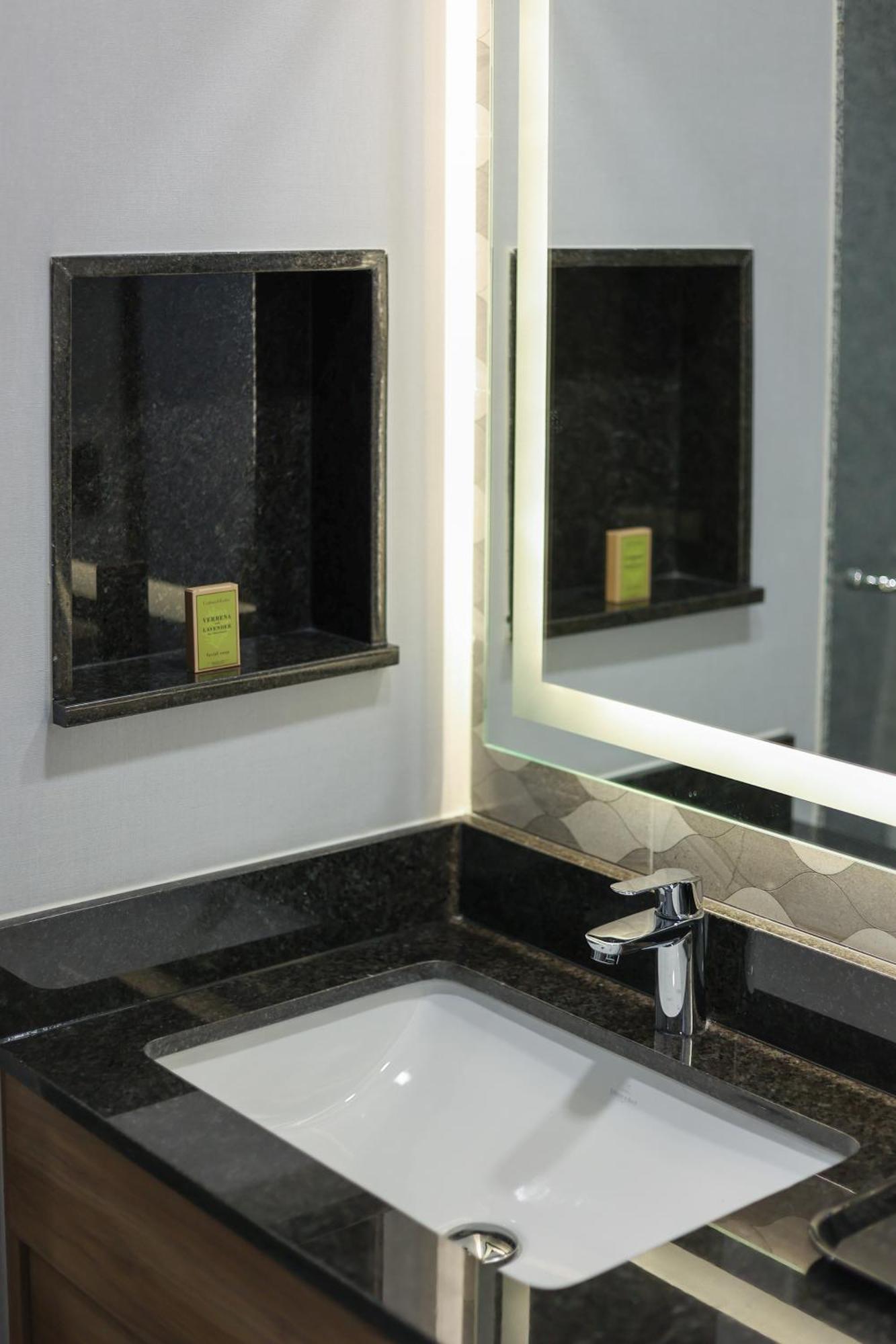 Hampton By Hilton Aguascalientes Downtown Hotel Buitenkant foto