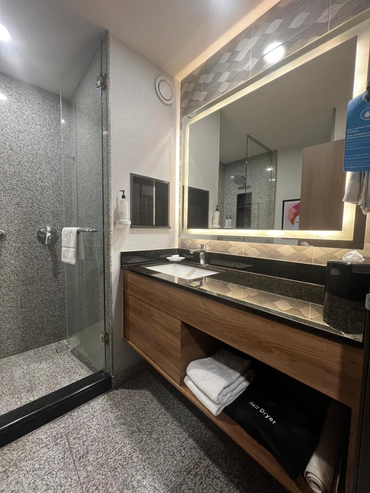 Hampton By Hilton Aguascalientes Downtown Hotel Buitenkant foto